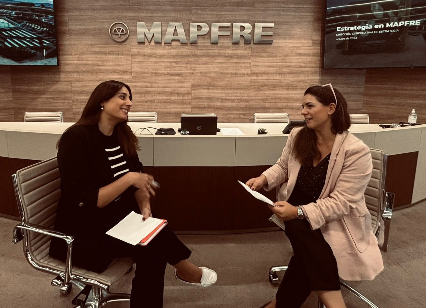 Agustina Monti (left) and Laura González (right), Legal Affairs Director and General Secretary at MAPFRE Argentina and Legal Director at MAPFRE Global Risks, respectively.