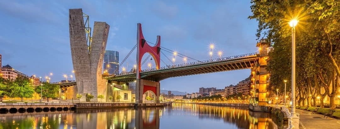 Urban bridges: icons and key city structures